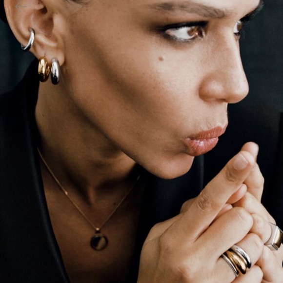 2 Gold Chunky Ear cuffs - Picture 9 of 16